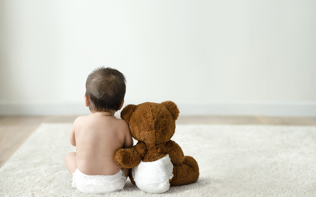 Acciones contra la nueva instrucción del gobierno que afecta a los niños nacidos por gestación subrogada.